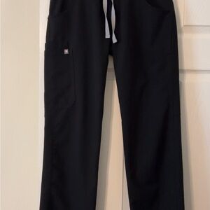 Black Figs Kade Cargo Pants